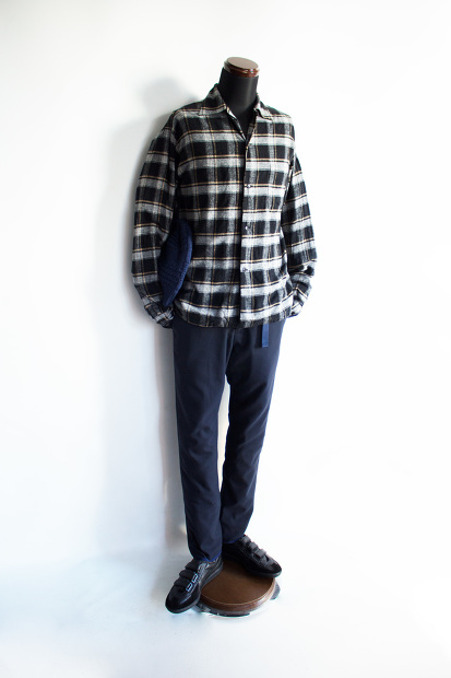 CoochucampのHappy SlacksのNAVYのスタイル画像