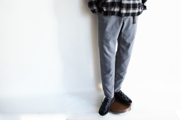 CoochucampのHappy SlacksのGRAYのスタイルのアップ画像