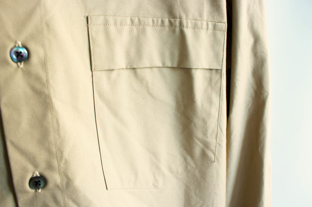 Still by handのフラップポケットシャツ SH0574のBeigeのポケットの画像