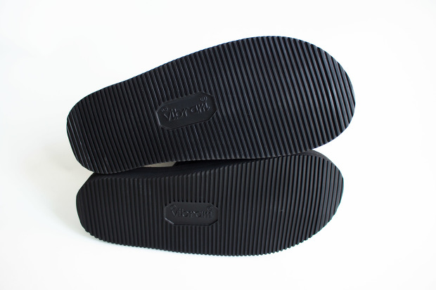 Suicoke Mura-VsのBlackのソールの画像