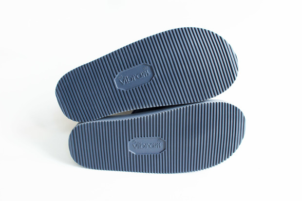Suicoke Mura-VsのNavyのソールの画像