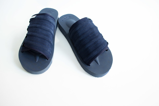 Suicoke Mura-VsのNavyの正面の画像