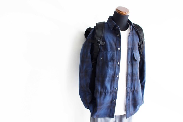 Menaswhile Flannel Check Shirt JacketのBlueのスタイルの斜め前からの画像