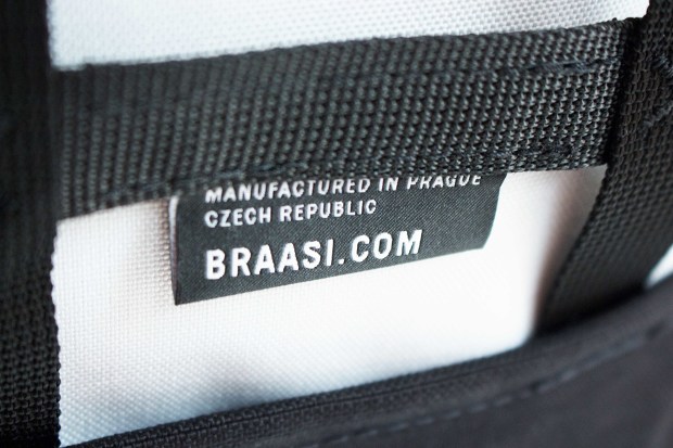 Braasi Industry Webbing Whiteのブランドロゴの画像