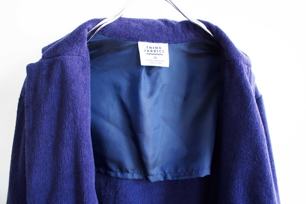 Thing fabricsのTailored collar jacketのNavyの背裏の画像