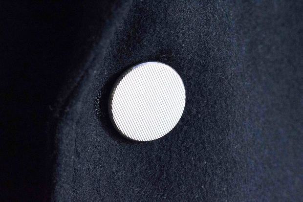 BrenaのDoroit Jacketのボタンの画像