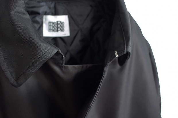 MelpleのダブルバルカラーコートのBlack襟部分のフックの画像