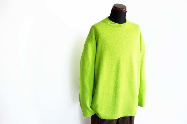 Island knit worksのLoose fit KnitのLimeのコーディネートの画像