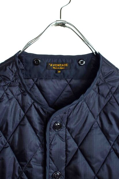 A Vonrade Quilted Liner Vest Detachable Collar VTD-0561-VT