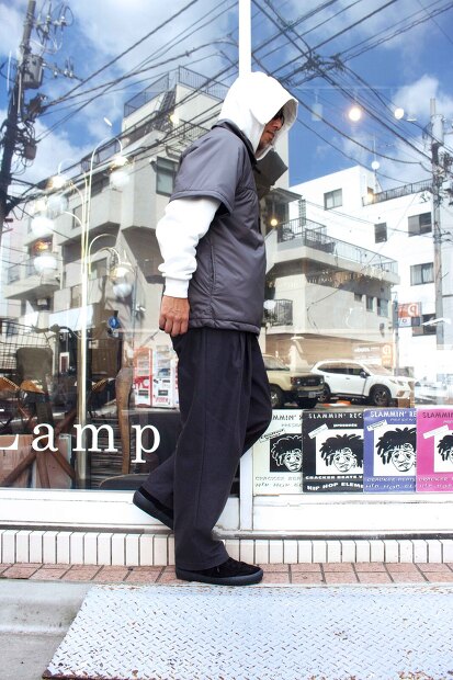 STILL BY HAND 強撚コットンシャンブレー2タックパンツ PT06253