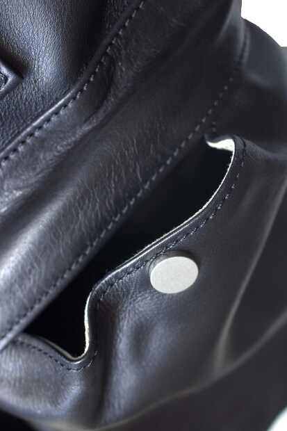 TRIALOGUE STUDIO オールレザーヘルメットバッグ NK045