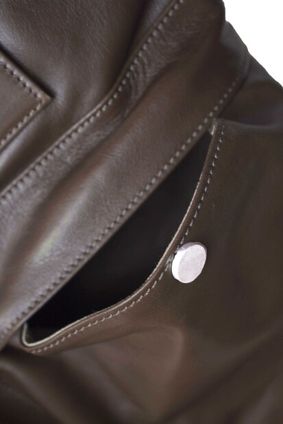 TRIALOGUE STUDIO オールレザーヘルメットバッグ NK045