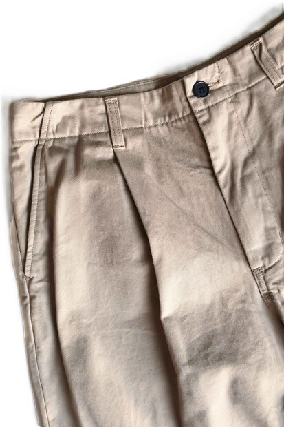 STILL BY HAND セルビッチチノテーパードタックパンツ PT02261