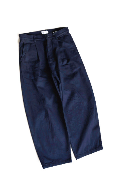 STILL BY HAND ディープタックデニムパンツ DN03261