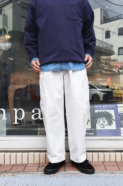 STILL BY HAND ディープタックデニムパンツ DN03261