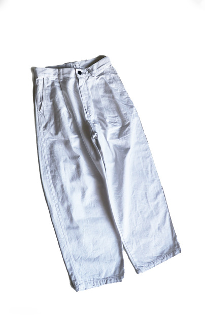 STILL BY HAND ディープタックデニムパンツ DN03261