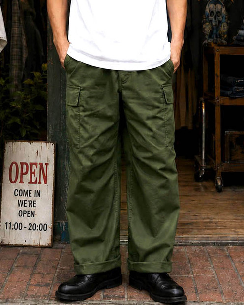 A VONTADE DRAWSTRING CARGO EASY VTD-0515-PT オリーブ リップストップ ドローコード カーゴパンツ 着用画像 CITY RUGGED ミリタリーパンツ 日本製の着用画像