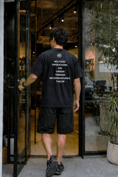 MOUT RECON TAILOR SUMMERWEIGHT MDU SHORTS ブラック 着用イメージ メンズショーツ