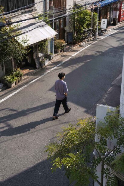 PERS PROJECTS RILEY Q/S C/N TEEのc着用画像 
