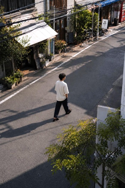 PERS PROJECTS RILEY Q/S C/N TEEのc着用画像 