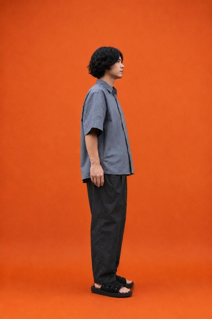 STILL BY HAND 軽量ナイロンテーパードパンツ PT04262 着用画像