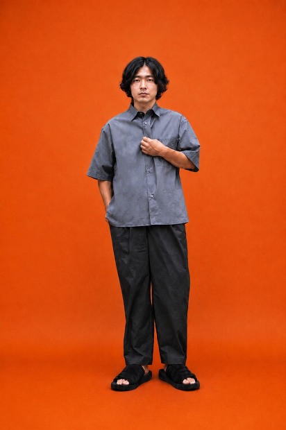 STILL BY HAND 軽量ナイロンテーパードパンツ PT04262