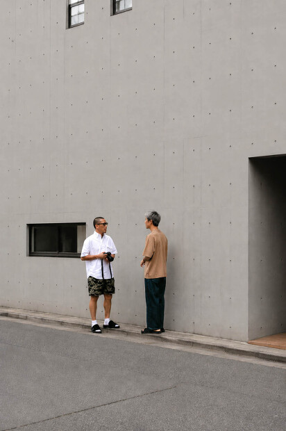 STILL BY HAND ライトデニムタックパンツ DN01262