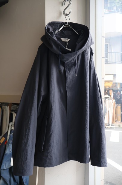 STILL BY HAND NYLON HOODED PARKA BL03263