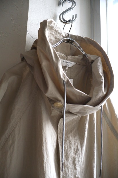 STILL BY HAND NYLON HOODED PARKA BL03263